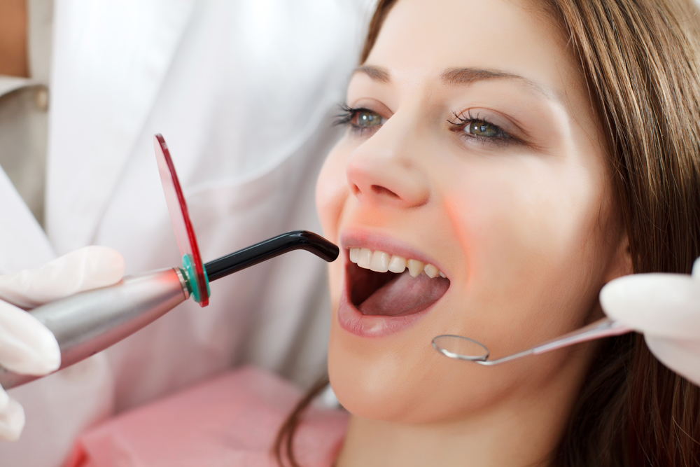 Лазерное десен. Реклама лазера в стоматологии. Лазер в стоматологии показания.